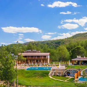 Maison Hill Hobbit & Boutique Отель